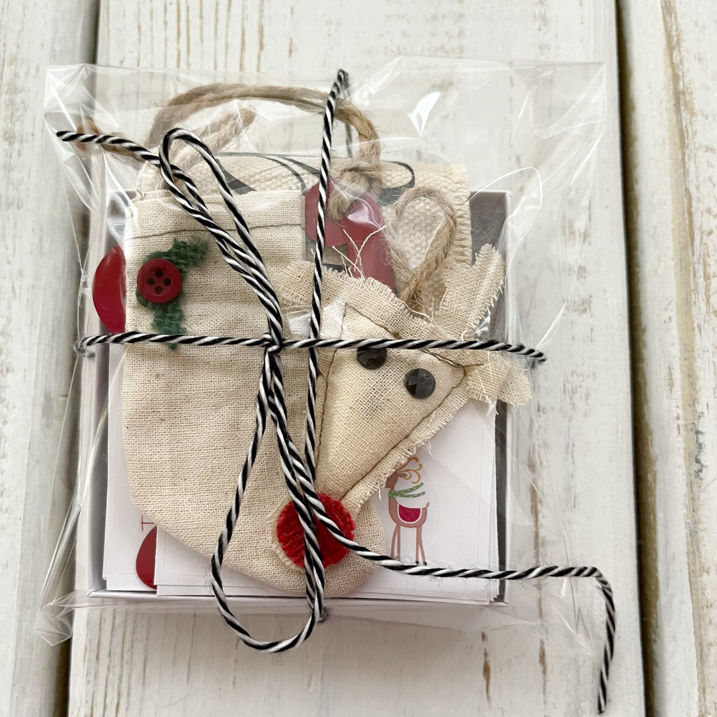 Reindeer - Gift Embellishment Pack