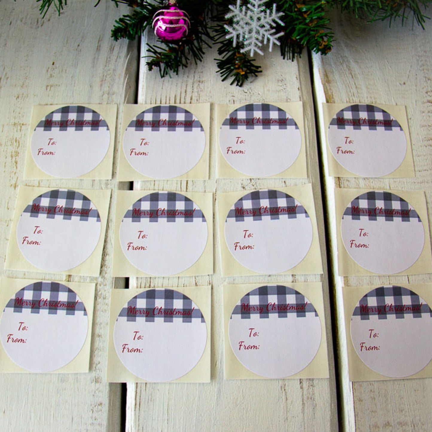 Black/White Buffalo Check - Round Adhesive Gift Tags